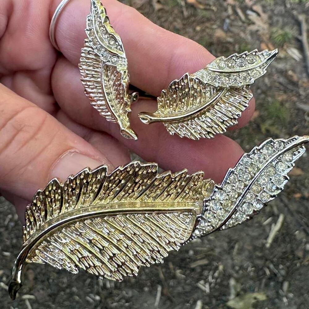 Vintage Sarah Coventry gold and silver clip on earring and brooch set